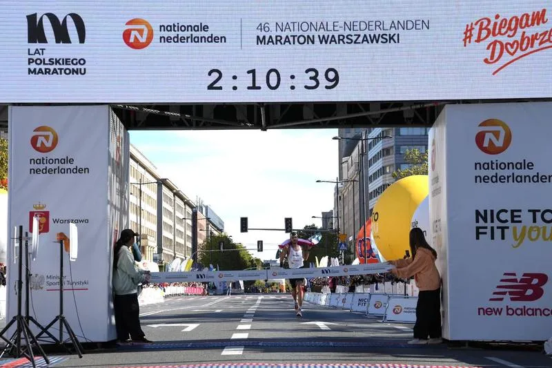 Bieganie maratonu w upale – jak przetrwać upalne dni na trasie?