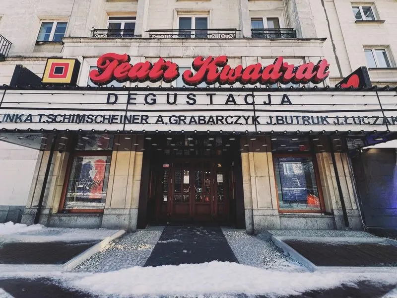 O co biega w teatrze kwadrat? Przewodnik po jego tajemnicach