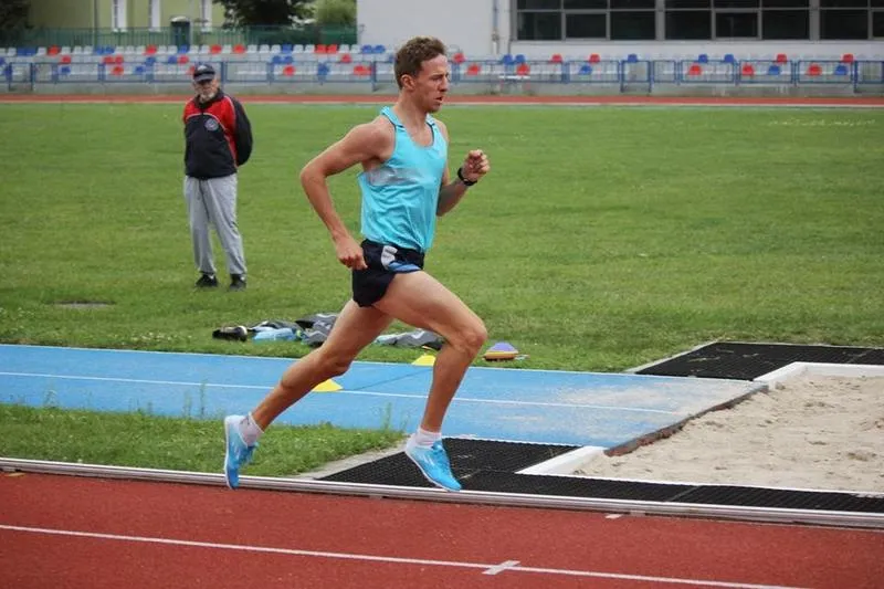 Sekret skutecznego biegu na 1000m: Jak poprawić swoje wyniki?