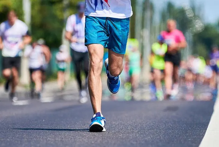 Sekrety zdrowych kolan: jak dbać o stawy podczas biegania