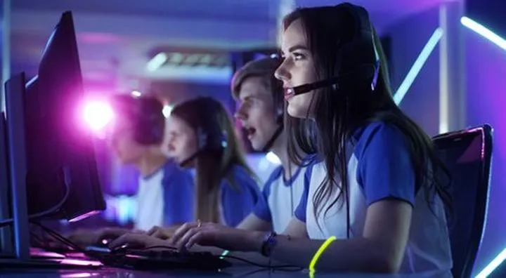 Świat rozrywki i media